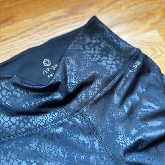 AR-33 Black Snakeskin Leggings - Picture 3 of 3